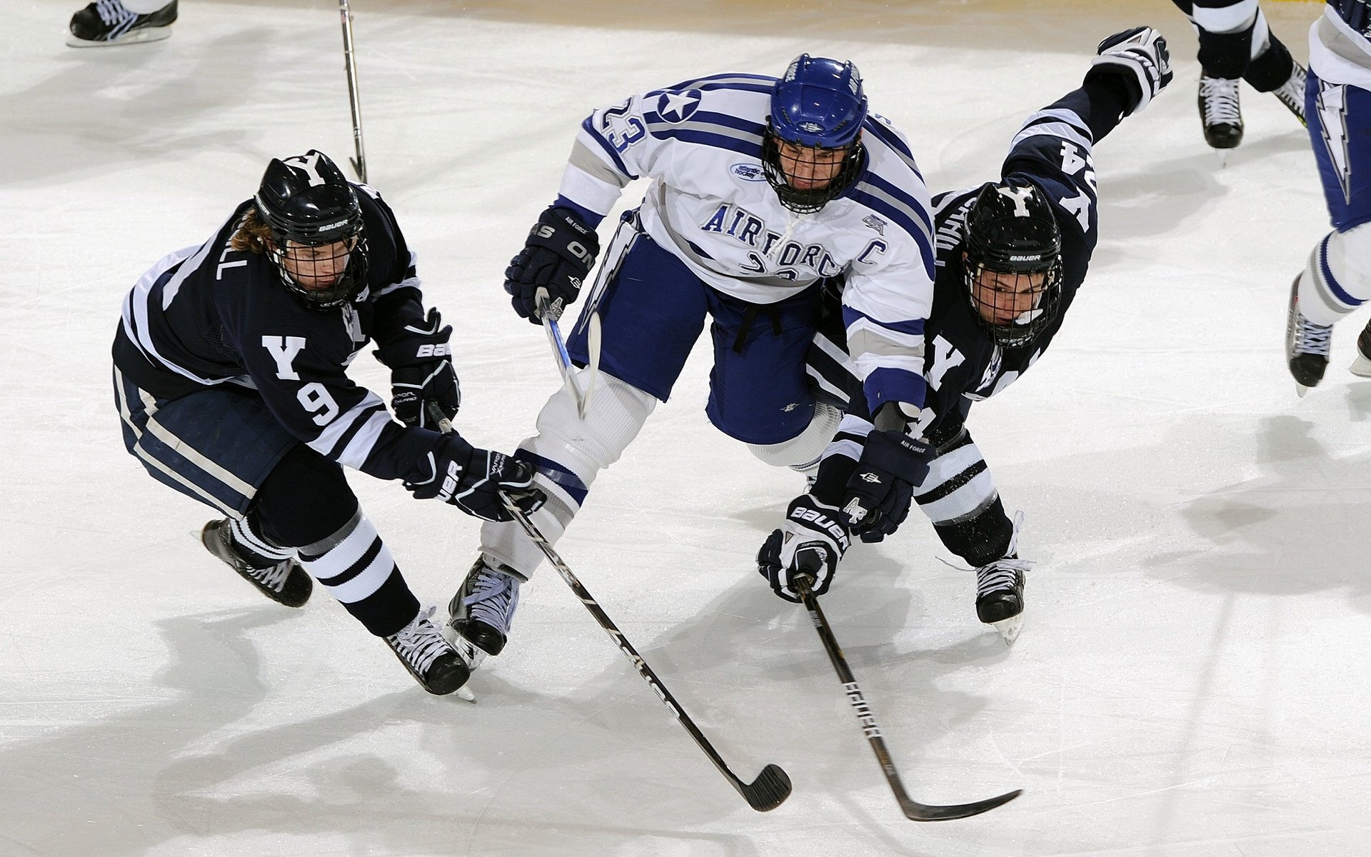 2026世界杯预选赛激战正酣，多支豪门球队提前锁定晋级席位